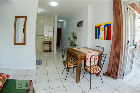 Sala de apartamento para alugar com 1 quarto, 50m² em Jurerê Internacional, Florianópolis