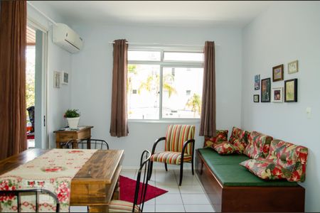 Sala de apartamento para alugar com 1 quarto, 50m² em Jurerê Internacional, Florianópolis