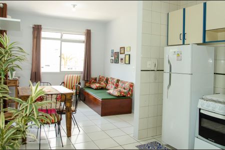 Cozinha de apartamento para alugar com 1 quarto, 50m² em Jurerê Internacional, Florianópolis