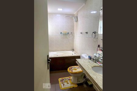Casa para alugar com 165m², 3 quartos e 4 vagas Casa para alugar com 165m², 3 quartos e 4 vagasBanheiro