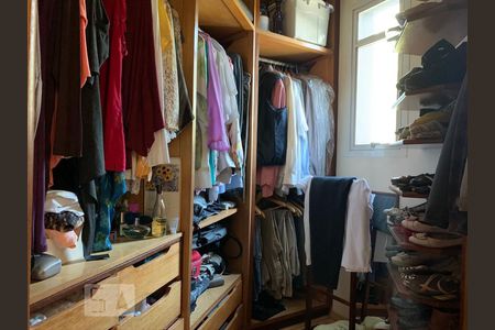 suite de apartamento à venda com 3 quartos, 220m² em Vila Suzana, São Paulo