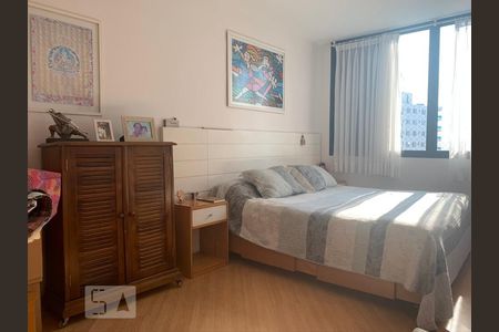 suite de apartamento à venda com 3 quartos, 220m² em Vila Suzana, São Paulo