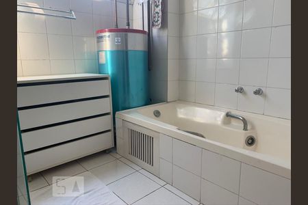 suite de apartamento à venda com 3 quartos, 220m² em Vila Suzana, São Paulo