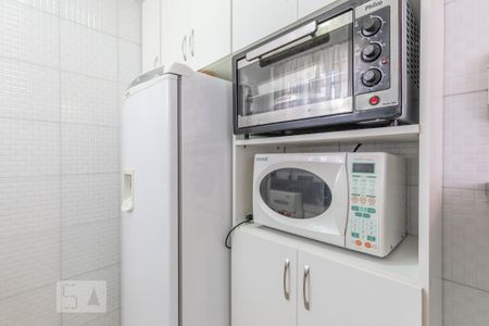 Cozinha de kitnet/studio para alugar com 1 quarto, 28m² em Menino Deus, Porto Alegre