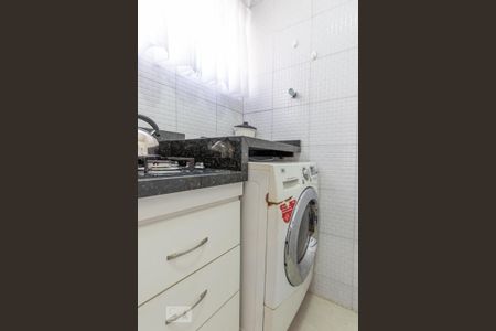 Cozinha de kitnet/studio para alugar com 1 quarto, 28m² em Menino Deus, Porto Alegre