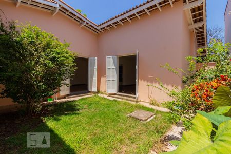 Casa para alugar com 230m², 3 quartos e 4 vagasQuintal