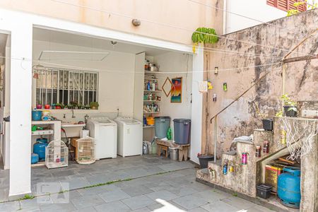 Casa à venda com 190m², 3 quartos e 2 vagas Casa à venda com 190m², 3 quartos e 2 vagasQuintal