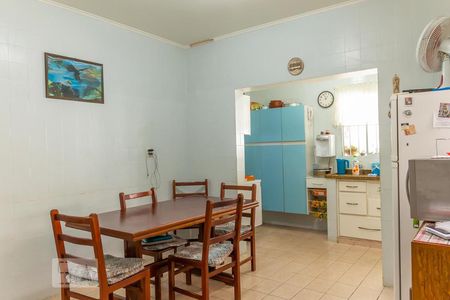 Casa à venda com 190m², 3 quartos e 2 vagas Casa à venda com 190m², 3 quartos e 2 vagasCozinha