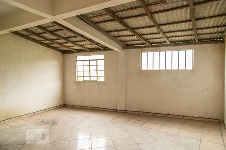 Casa à venda com 250m², 4 quartos e 2 vagasSalão fundos