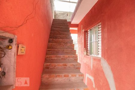 Casa à venda com 250m², 4 quartos e 2 vagasEscada para o terraço