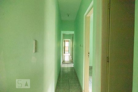 Casa à venda com 250m², 4 quartos e 2 vagasCorredor