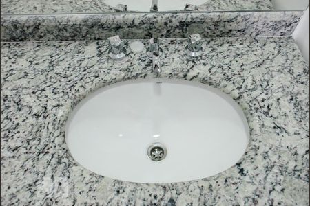 Banheiro de apartamento para alugar com 2 quartos, 51m² em Centro, Diadema