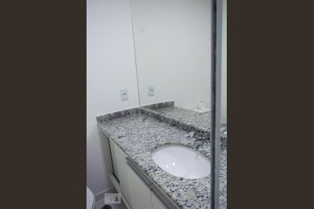 Banheiro de apartamento para alugar com 2 quartos, 51m² em Centro, Diadema