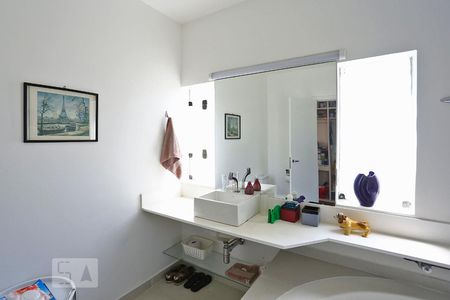 Casa à venda com 500m², 6 quartos e 5 vagasBanheiro da Suíte 2