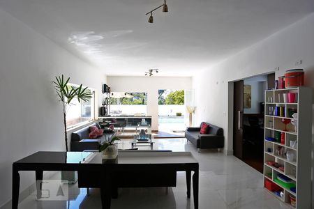 Sala de casa à venda com 6 quartos, 500m² em Jardim Vitoria Regia (zona Oeste), São Paulo