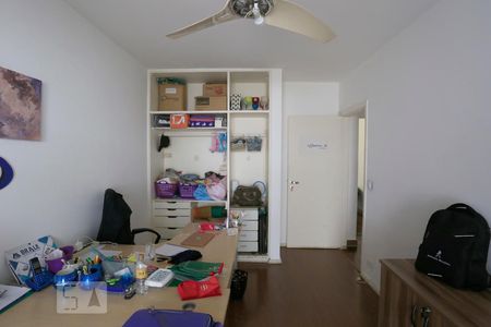 Casa à venda com 500m², 6 quartos e 5 vagasQuarto 2