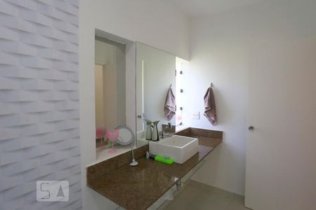 Casa à venda com 500m², 6 quartos e 5 vagasBanheiro da Suíte 1
