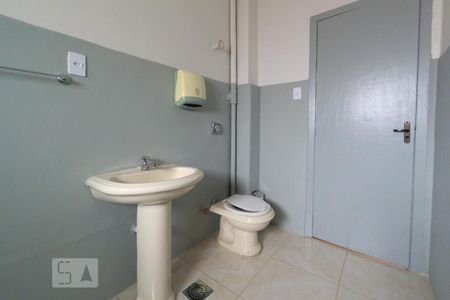 Apartamento para alugar com 72m², 2 quartos e sem vagaBanheiro