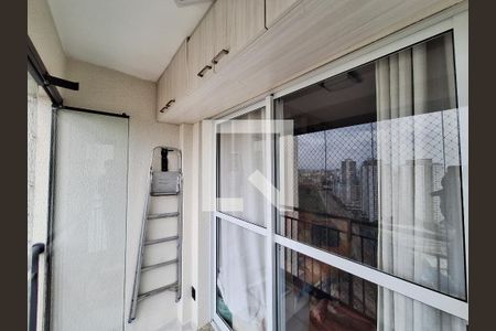 Apartamento à venda com 48m², 2 quartos e 1 vaga Apartamento à venda com 48m², 2 quartos e 1 vagaVaranda