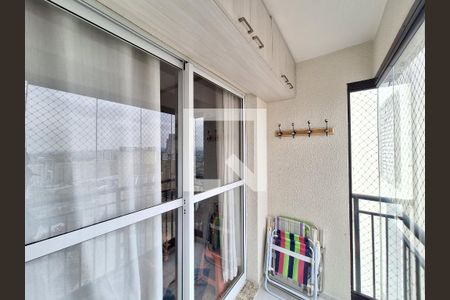 Apartamento à venda com 48m², 2 quartos e 1 vaga Apartamento à venda com 48m², 2 quartos e 1 vagaVaranda