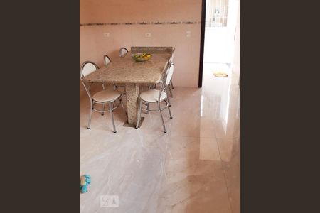 Casa à venda com 163m², 2 quartos e 4 vagas Casa à venda com 163m², 2 quartos e 4 vagasCozinha