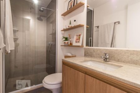 Banheiro de apartamento para alugar com 2 quartos, 65m² em São João, Porto Alegre
