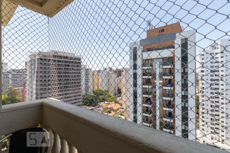 Apartamento à venda com 63m², 2 quartos e 1 vaga Apartamento à venda com 63m², 2 quartos e 1 vagaVaranda