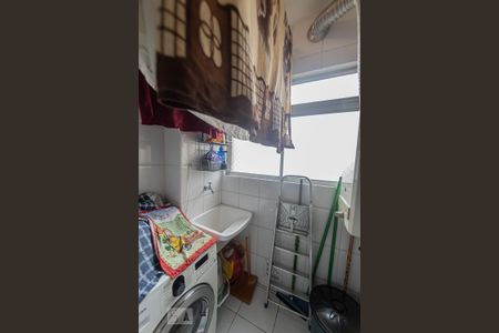 Área de Serviço de apartamento para alugar com 2 quartos, 56m² em Vila Bertioga, São Paulo