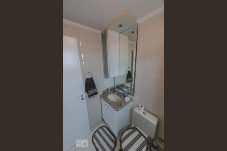 Banheiro Quarto 2 de apartamento para alugar com 2 quartos, 56m² em Vila Bertioga, São Paulo