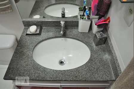 Apartamento à venda com 55m², 2 quartos e 1 vagaBanheiro da Suíte - Torneira