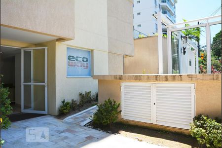 Apartamento à venda com 55m², 2 quartos e 1 vagaEntrada Condomínio