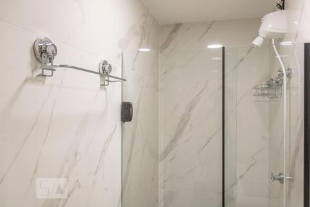 Banheiro de apartamento para alugar com 1 quarto, 30m² em Água Branca, São Paulo