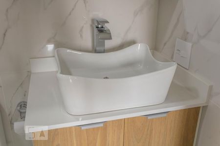 Banheiro de apartamento para alugar com 1 quarto, 30m² em Água Branca, São Paulo