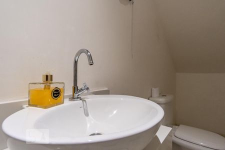 Lavabo de casa à venda com 3 quartos, 210m² em Vila Ema, São Paulo