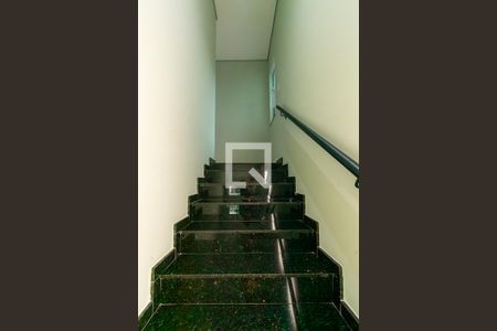 Escada de casa à venda com 3 quartos, 210m² em Vila Ema, São Paulo