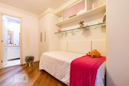 Apartamento à venda com 183m², 3 quartos e 3 vagas Apartamento à venda com 183m², 3 quartos e 3 vagasSuíte 1