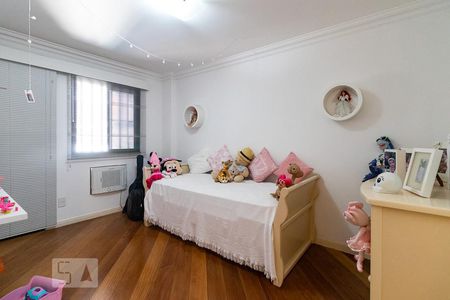 Apartamento à venda com 183m², 3 quartos e 3 vagas Apartamento à venda com 183m², 3 quartos e 3 vagasSuíte 2