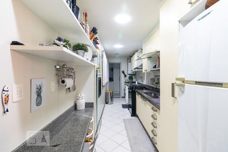 Apartamento à venda com 183m², 3 quartos e 3 vagas Apartamento à venda com 183m², 3 quartos e 3 vagasCozinha