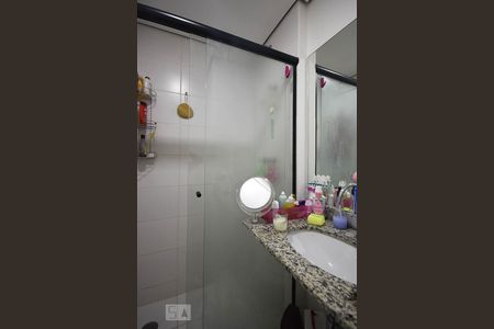 Apartamento à venda com 64m², 3 quartos e 1 vaga Apartamento à venda com 64m², 3 quartos e 1 vagaDetalhe do Banheiro