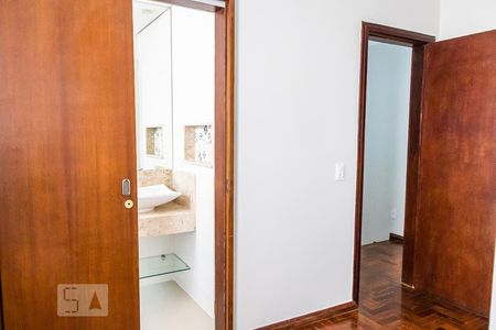 Casa de condomínio para alugar com 94m², 3 quartos e 2 vagasSuíte