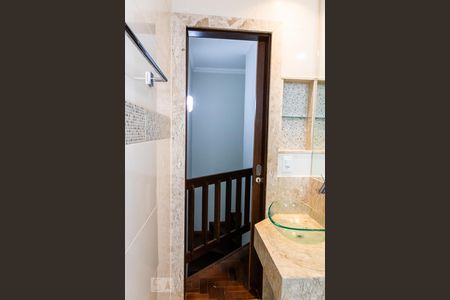 Casa de condomínio para alugar com 94m², 3 quartos e 2 vagasBanheiro Social