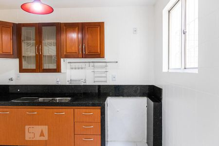 Casa de condomínio para alugar com 94m², 3 quartos e 2 vagasCozinha