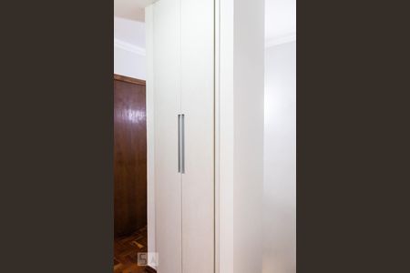 Casa de condomínio para alugar com 94m², 3 quartos e 2 vagasCorredor superior - armário