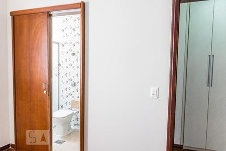 Casa de condomínio para alugar com 94m², 3 quartos e 2 vagasSuíte