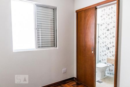 Casa de condomínio para alugar com 94m², 3 quartos e 2 vagasSuíte
