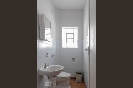 Casa para alugar com 104m², 4 quartos e sem vagaLavabo