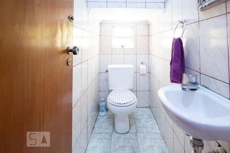 Casa à venda com 174m², 4 quartos e 2 vagasBanheiro