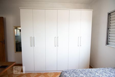 Casa à venda com 174m², 4 quartos e 2 vagasQuarto