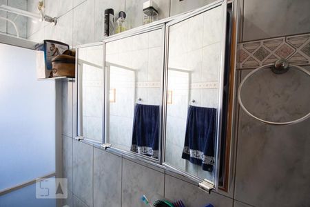 Casa à venda com 174m², 4 quartos e 2 vagasBanheiro