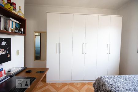 Casa à venda com 174m², 4 quartos e 2 vagasQuarto
